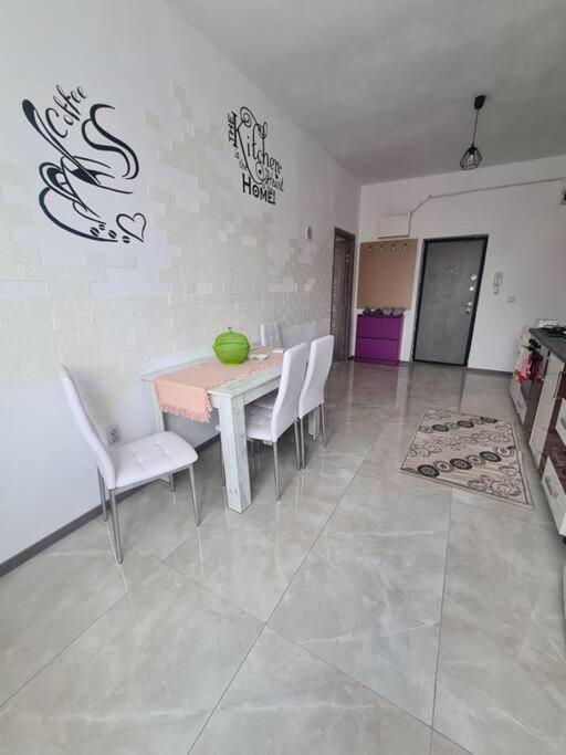 Mural Art Apartament Petroszany Zewnętrze zdjęcie