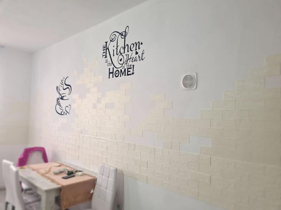 Mural Art Apartament Petroszany Zewnętrze zdjęcie